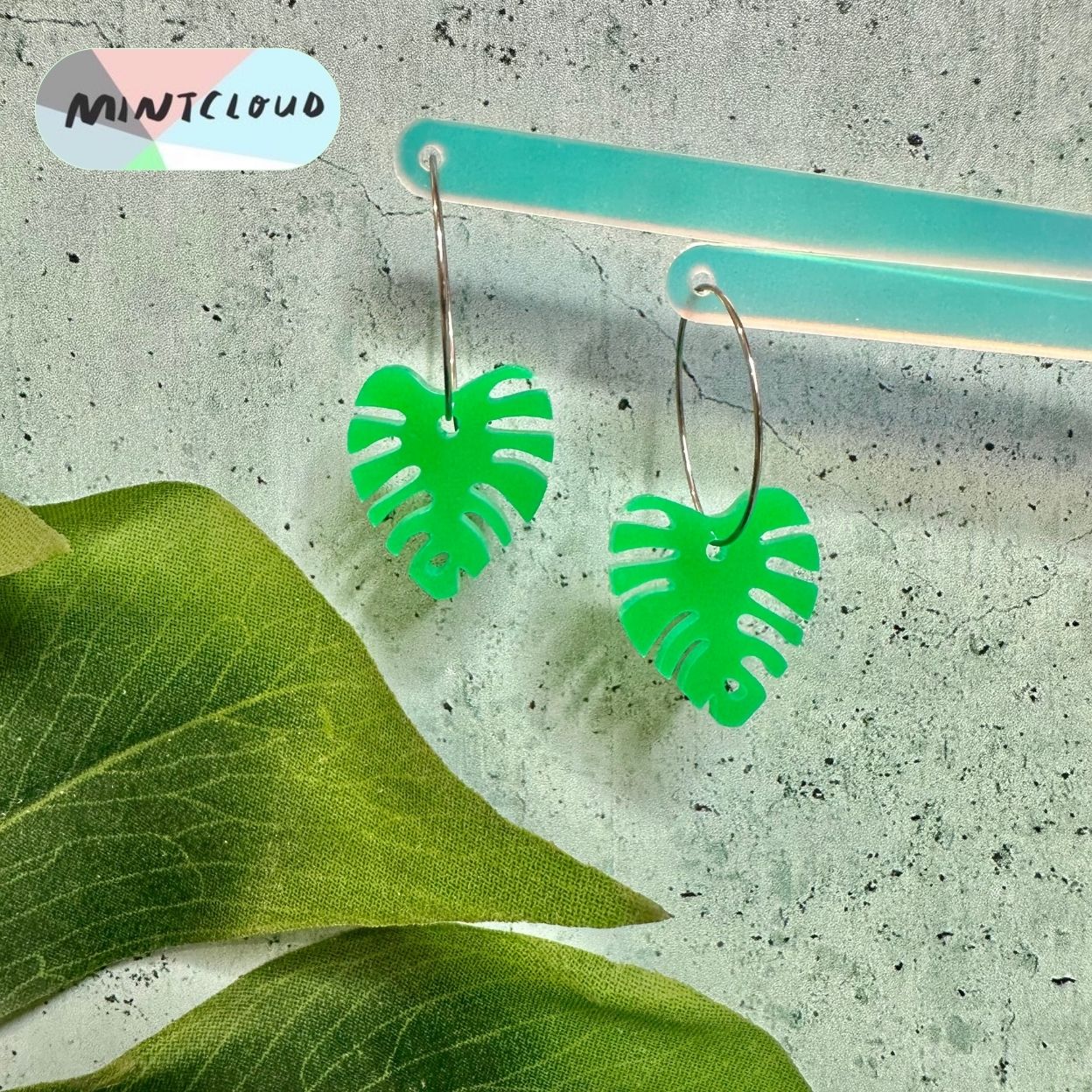 Small Monstera Leaf Dangles